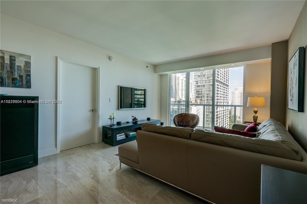 500 Brickell Ave Apt 1600 - Photo 18