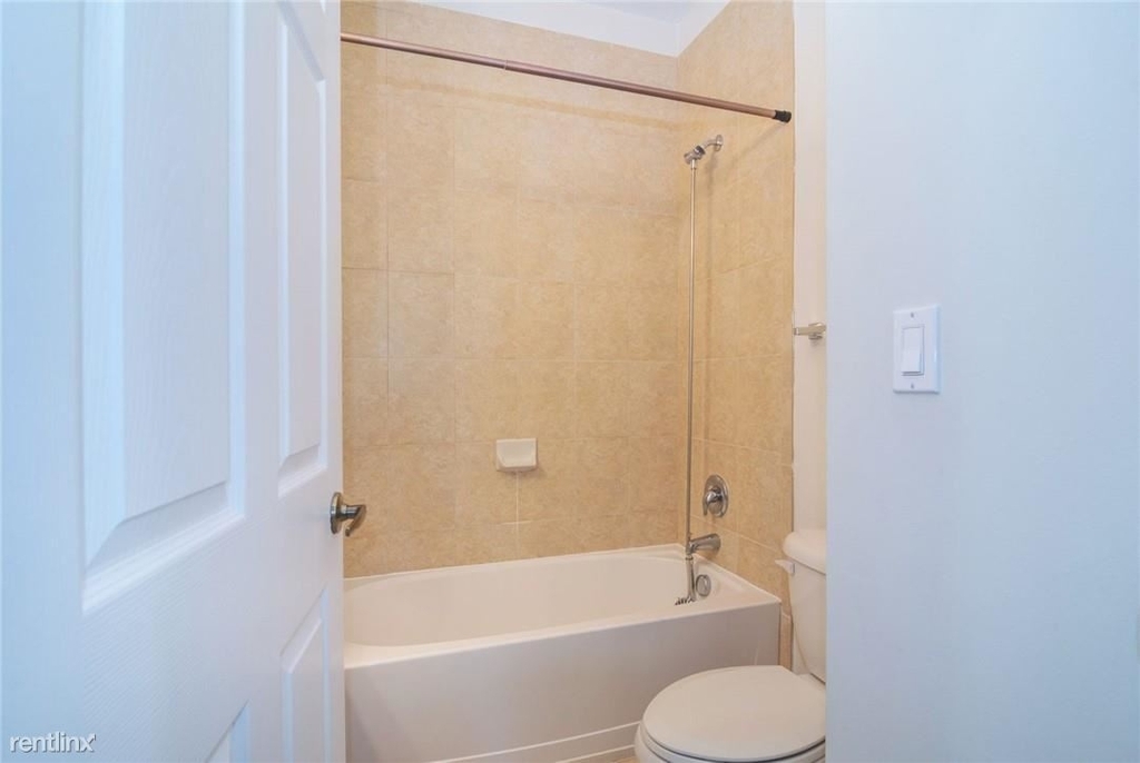 840 Sw 147th Ave # 101 - Photo 4