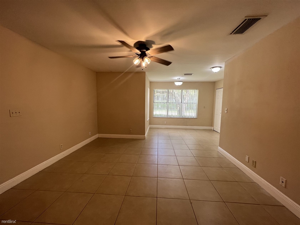 3340 Pinewalk Dr N Apt 1517 - Photo 51