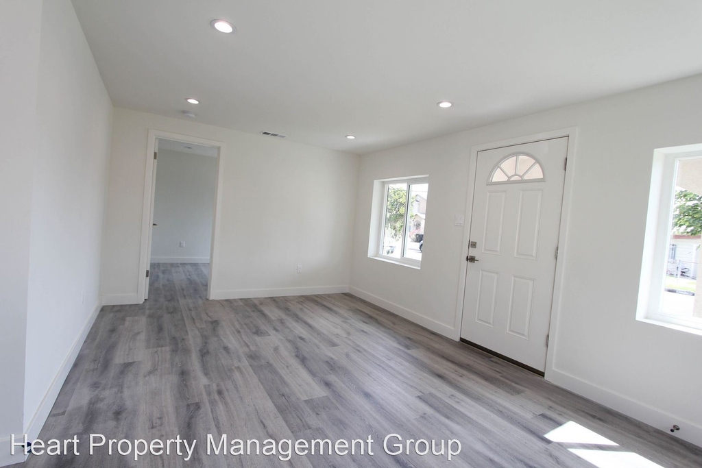 14821 Mansel Ave - Photo 2