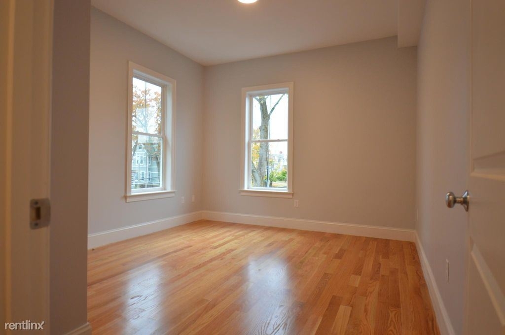 18 Murdock St Apt 1 - Photo 15