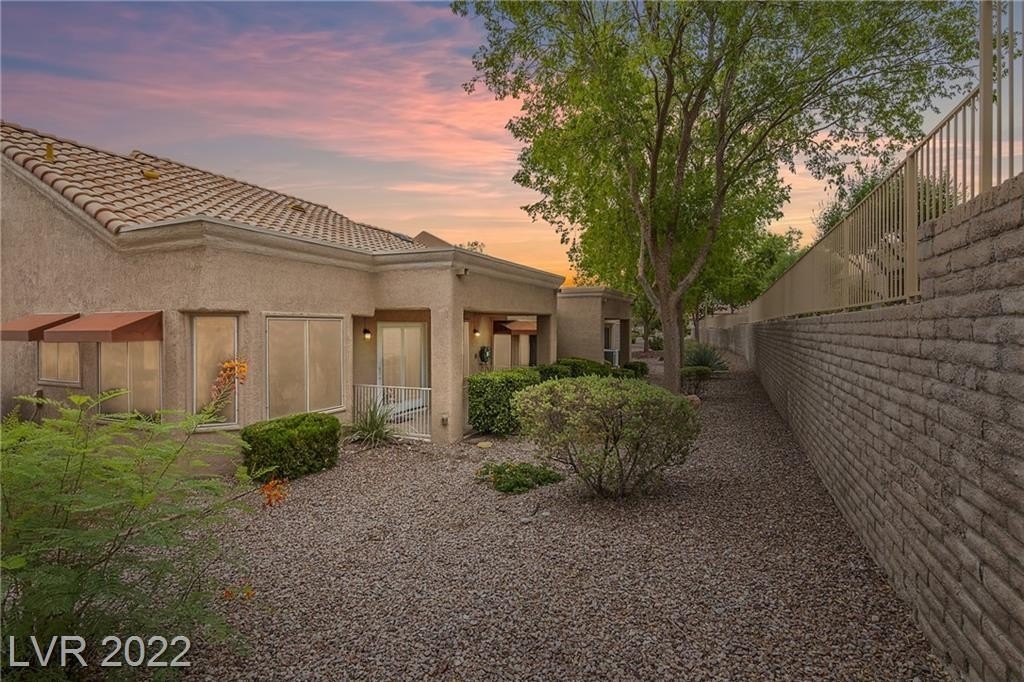 2413 Desert Glen Drive - Photo 18