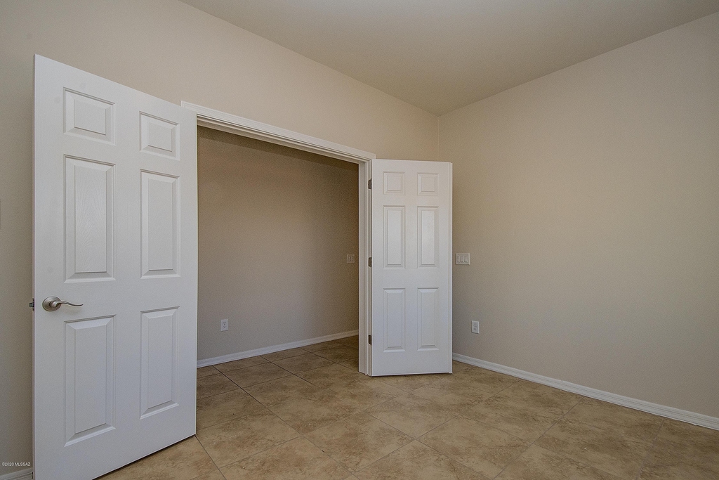 39081 S Running Roses Lane - Photo 6