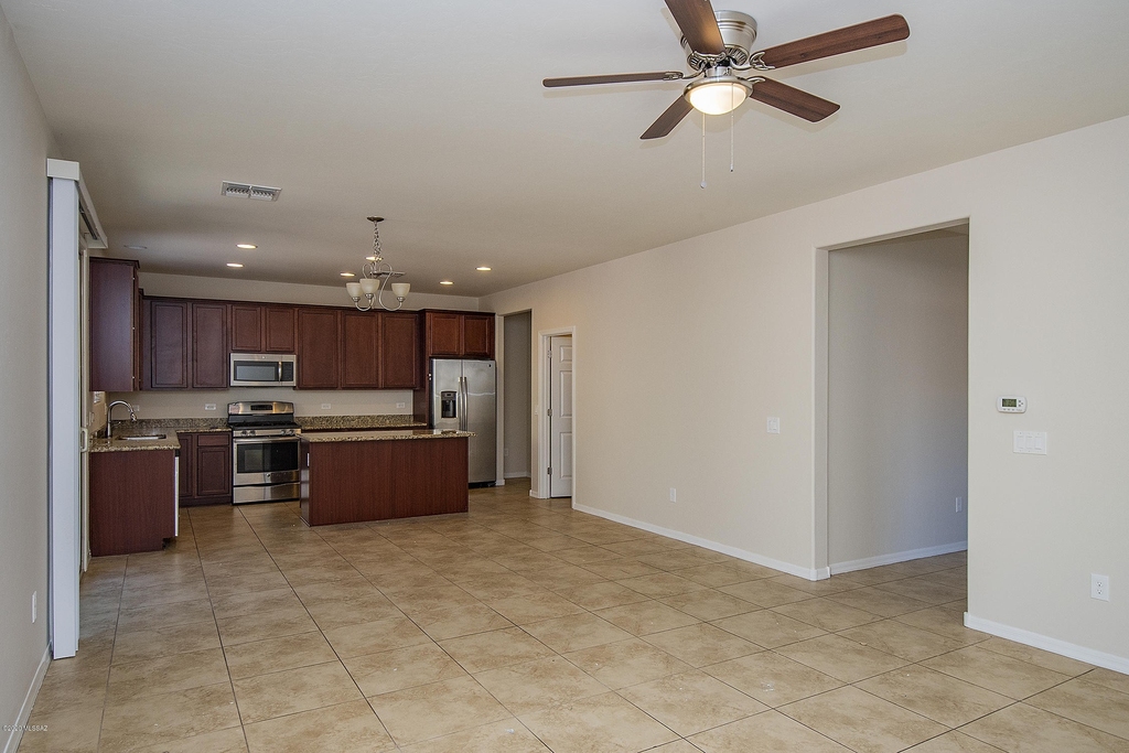 39081 S Running Roses Lane - Photo 10