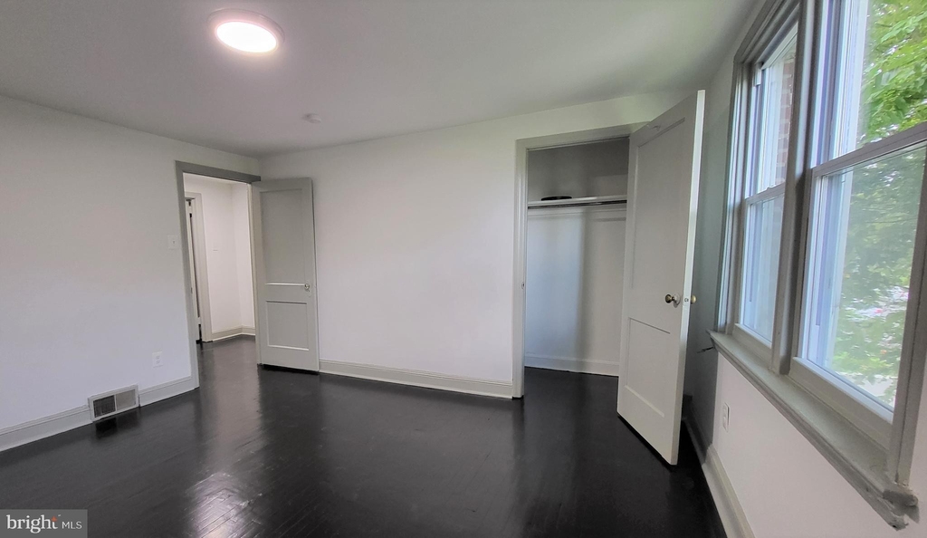 257 W 21st Street - Photo 15