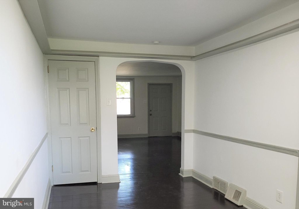 257 W 21st Street - Photo 5