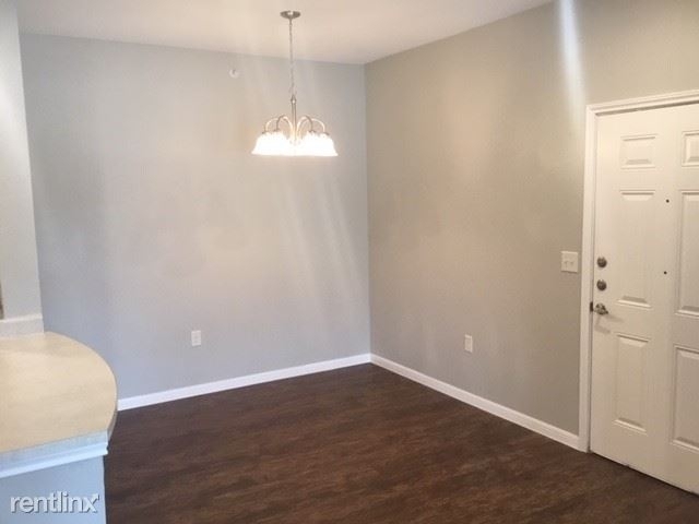 201 Hunters Crossing Blvd - Photo 2