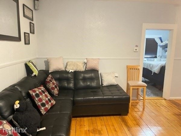 436 Warren Ave, #1r - Photo 4