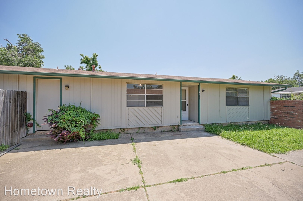 2137 Sw 48th Street - Photo 0