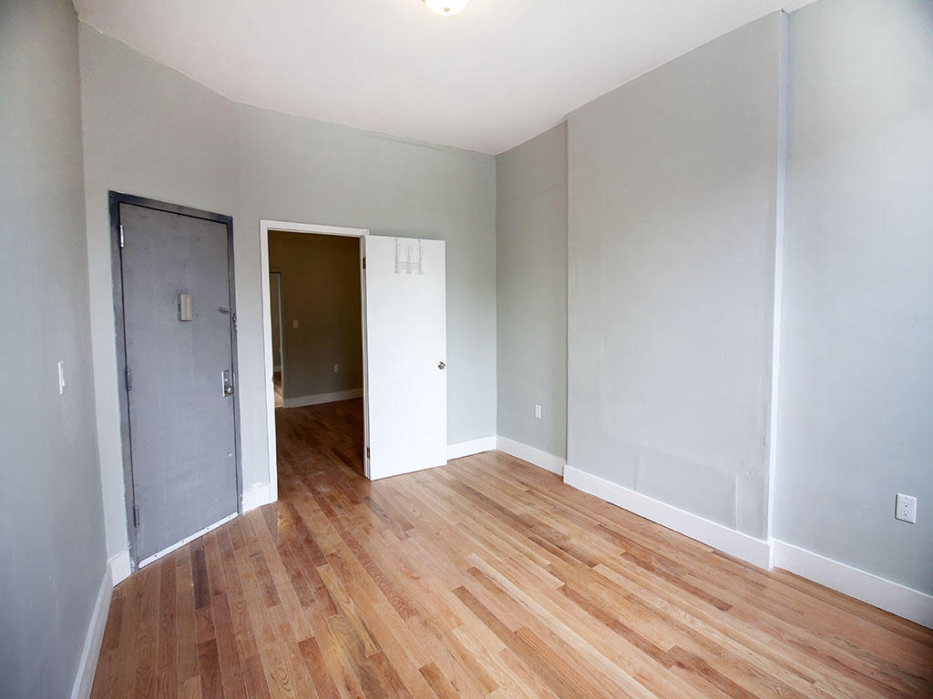 884 Flushing Avenue - Photo 2