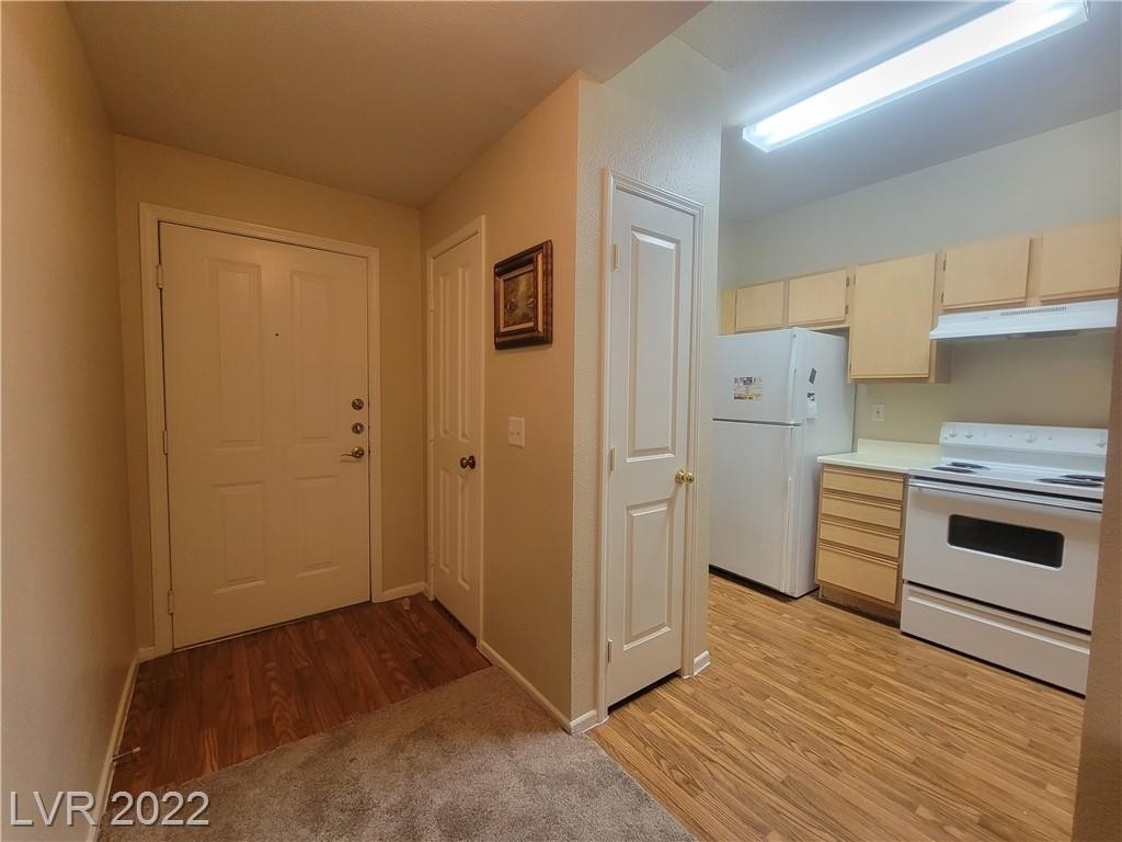 2900 Sunridge Heights Parkway - Photo 3