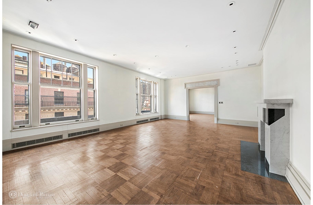 555 Park Ave - Photo 0