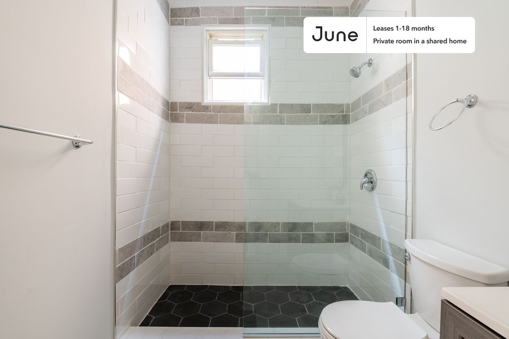 2252 North Lawndale Avenue - Photo 17