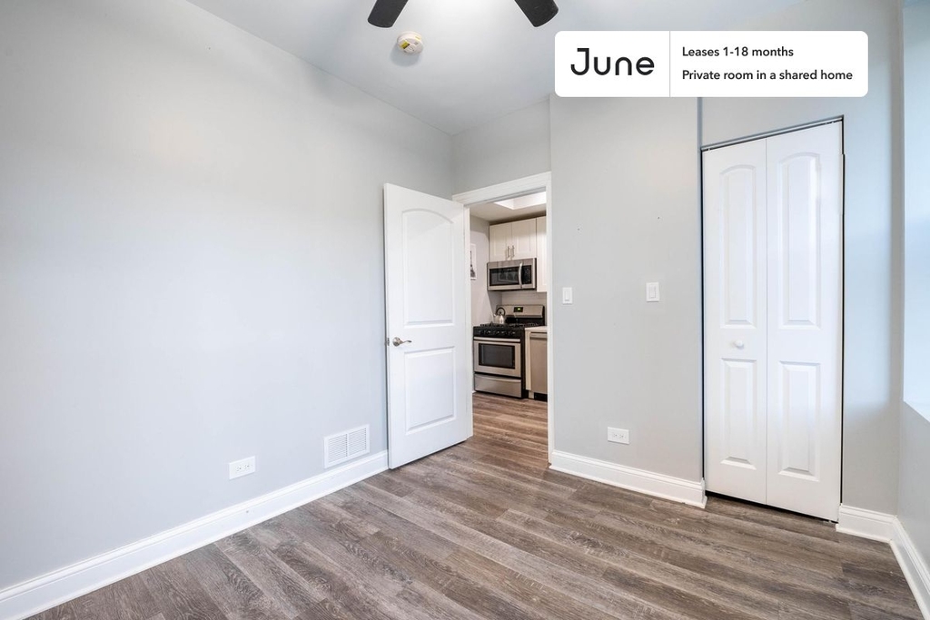 1321 West Cullerton Street - Photo 1