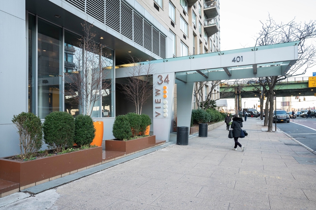 401 East 34th Street - Photo 11