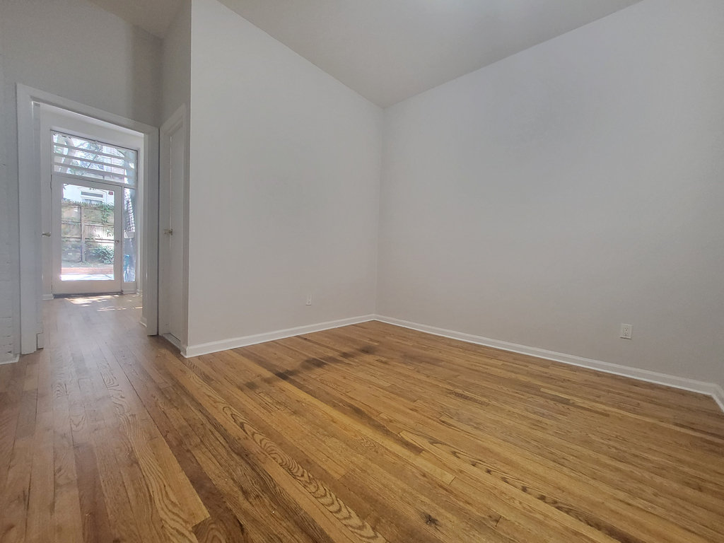 520 East 88th Street - Photo 3