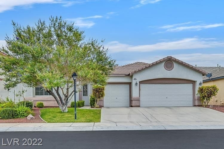 5612 Desert Eagle Court - Photo 0