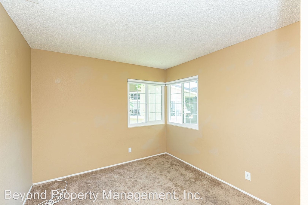 10170 Palm Glen Dr, #50 - Photo 11