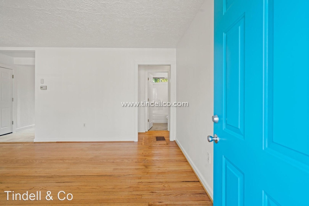 8326 N Wayland Ave - Photo 18