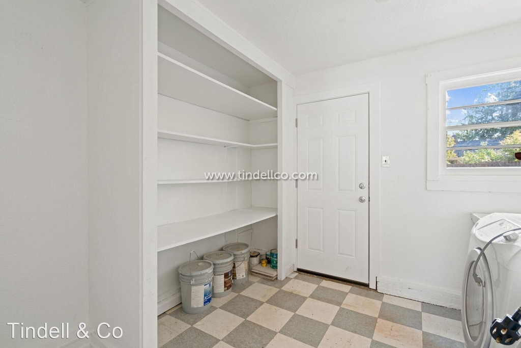 8326 N Wayland Ave - Photo 14