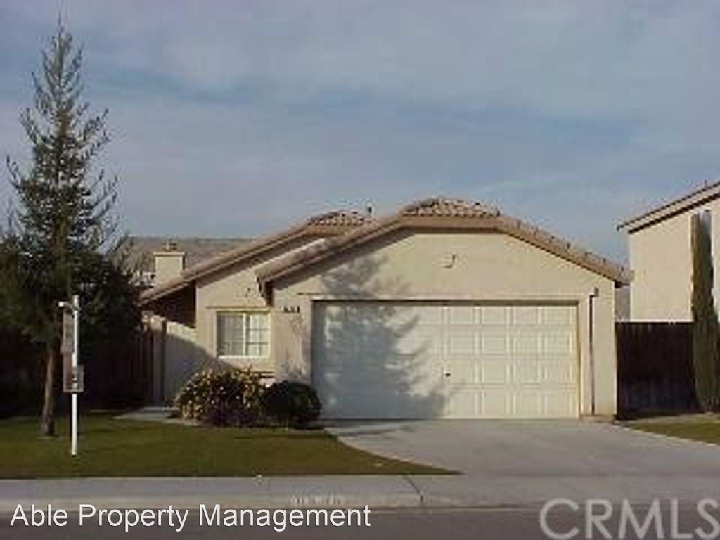 8400 Persimmon Way - Photo 0