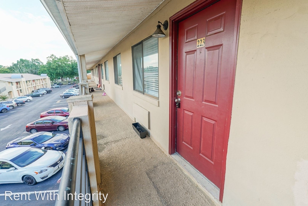 403 Hayden Rd Apt 223 - Photo 0