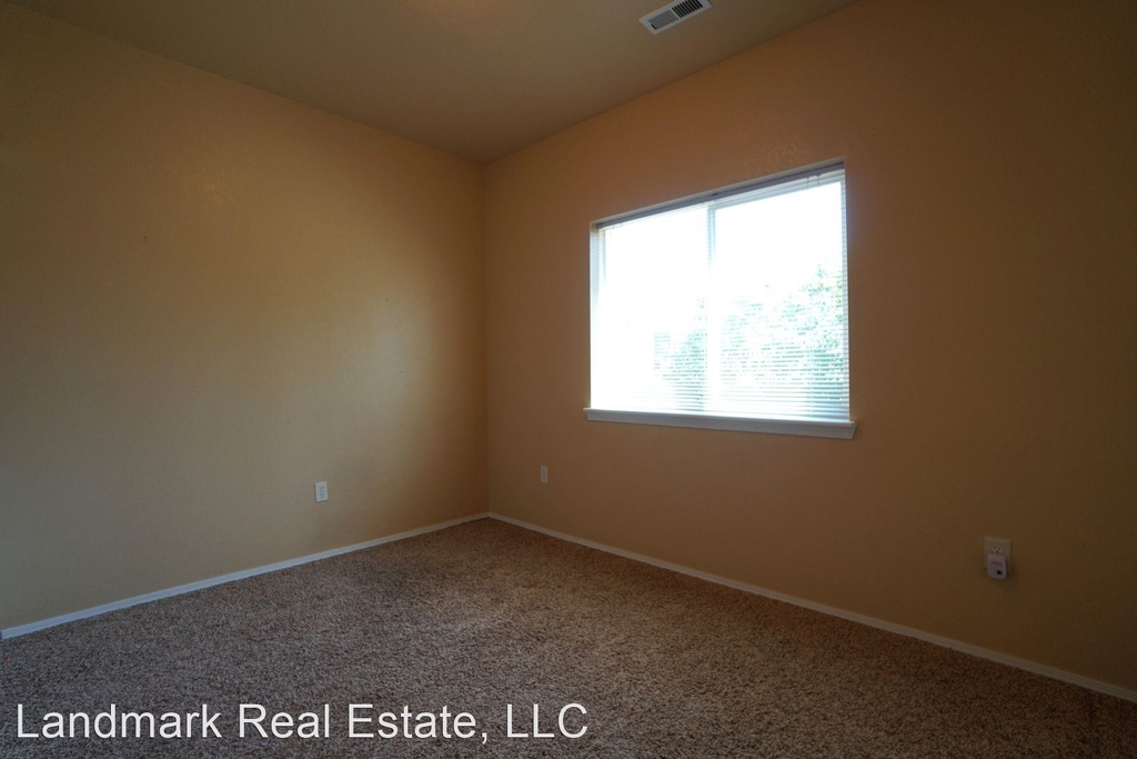 3040 Mandalay Grove #4 - Photo 10