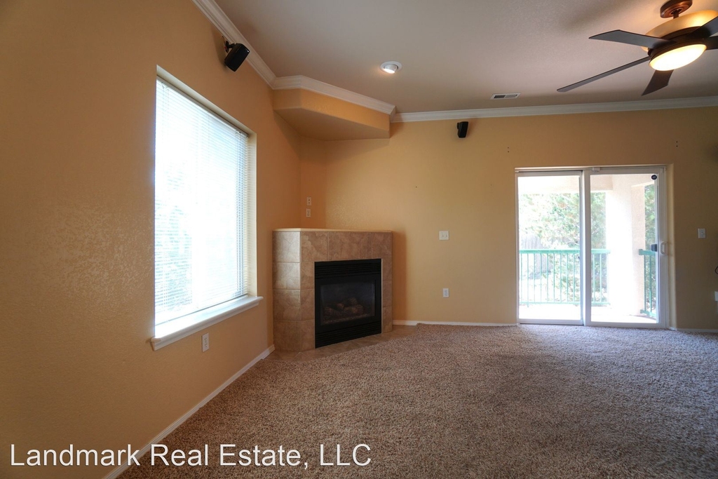 3040 Mandalay Grove #4 - Photo 3