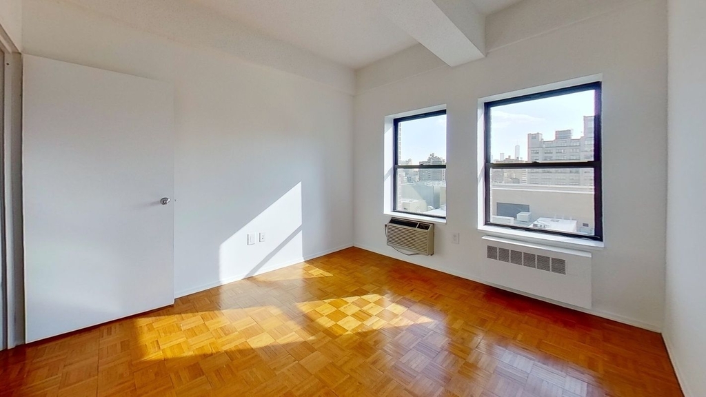 360 West 34th Street - Photo 1