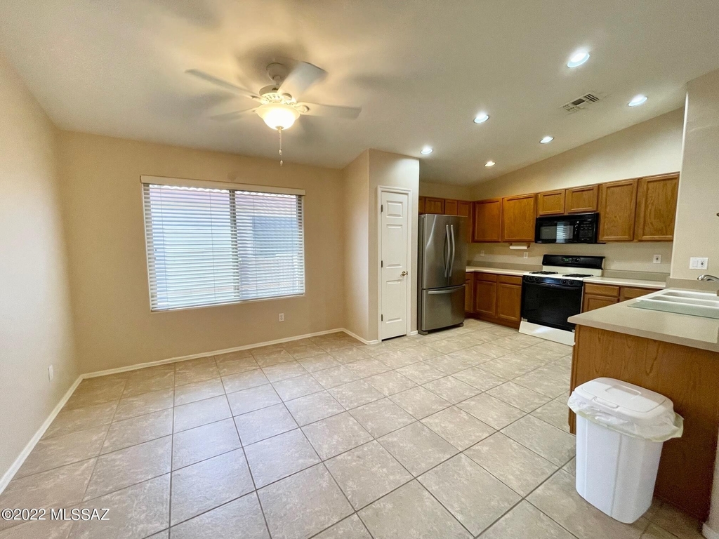 8320 N Austin Nikolas Court - Photo 10