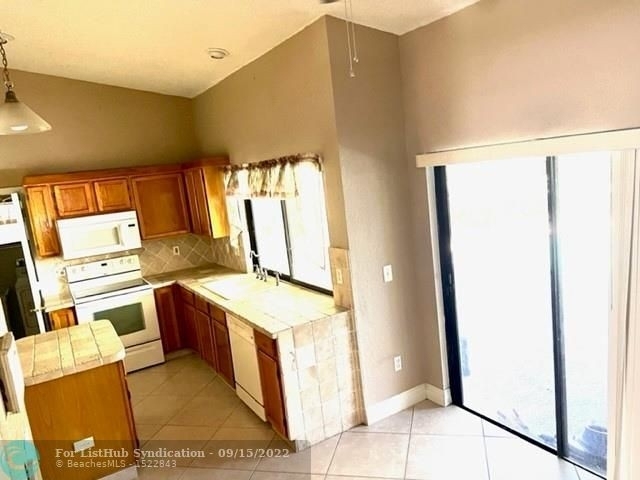 2156 Nw 76th Way - Photo 16