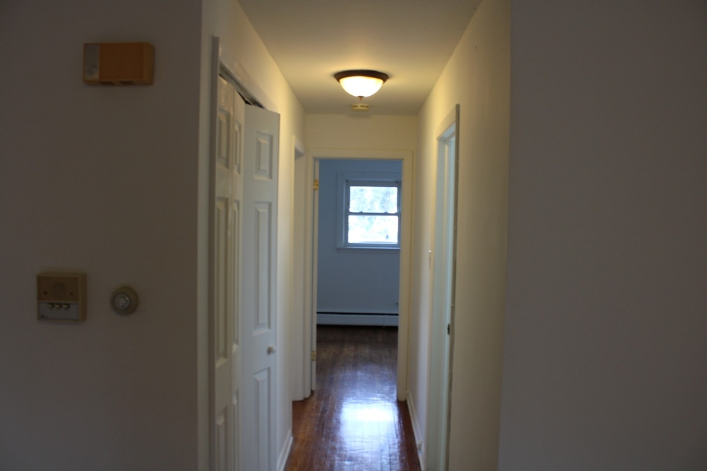 8300 S Vernon Avenue - Photo 9