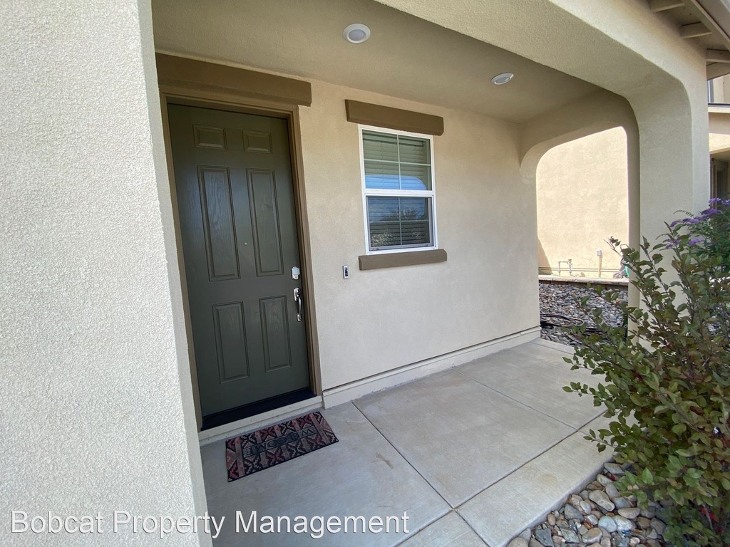 1113 Lahontan Dr - Photo 3