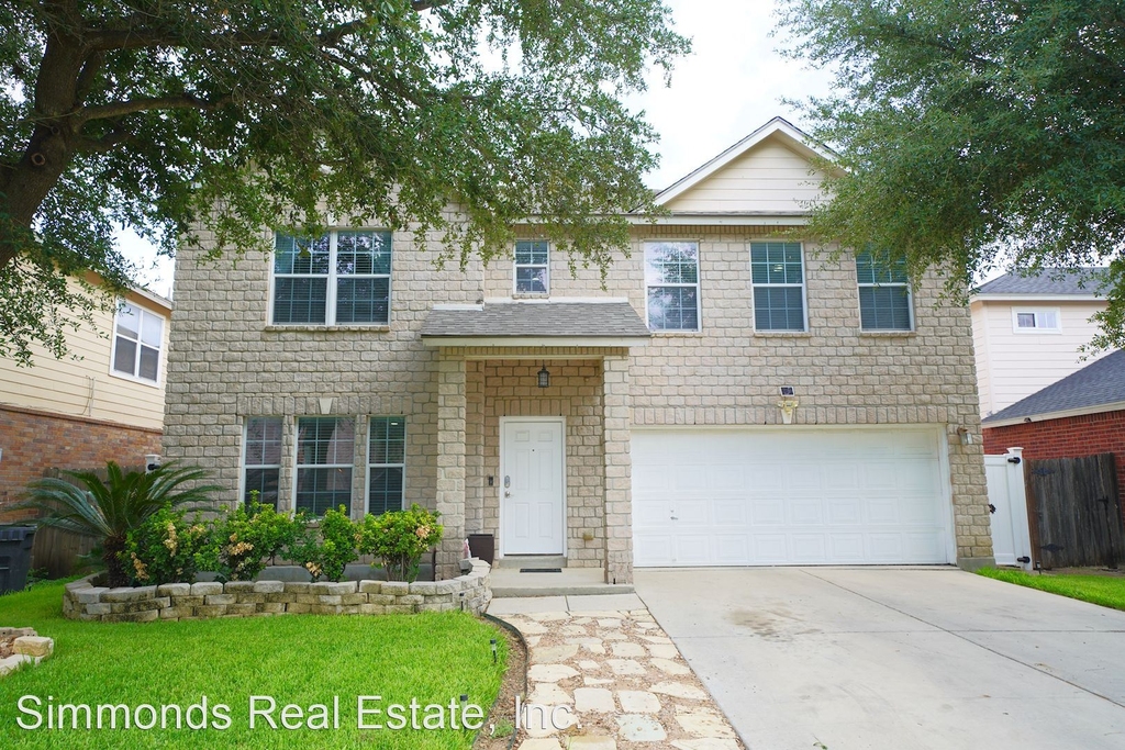 126 Woodstone Loop - Photo 0