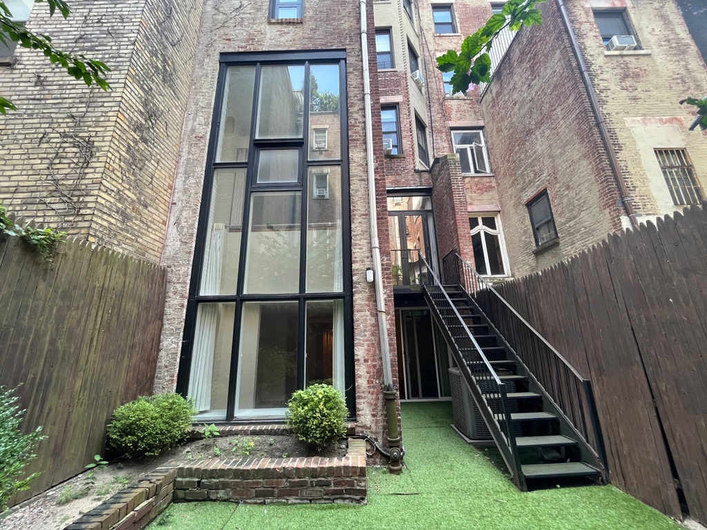 39 W 68th St - Photo 12