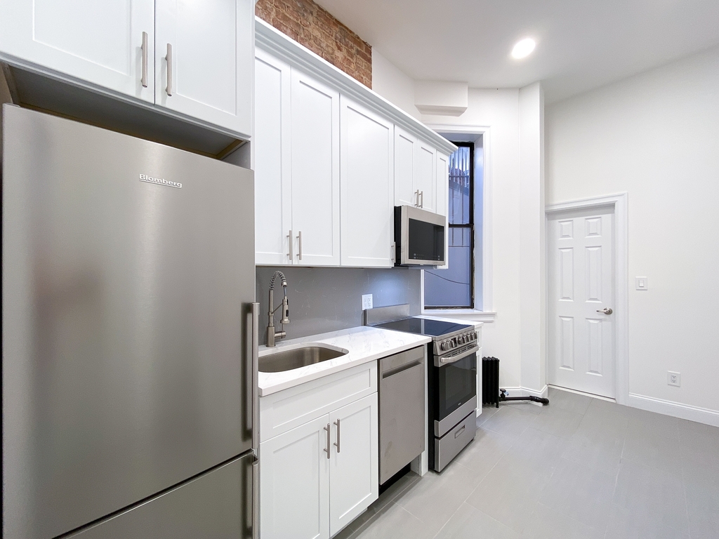 136 East 28th Street - Photo 5