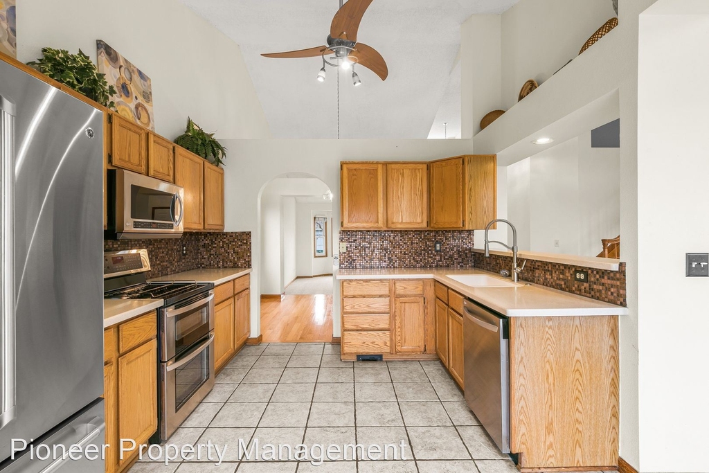 9847 W 99th Place - Photo 6
