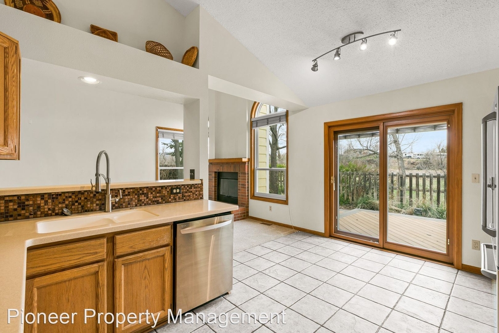 9847 W 99th Place - Photo 5