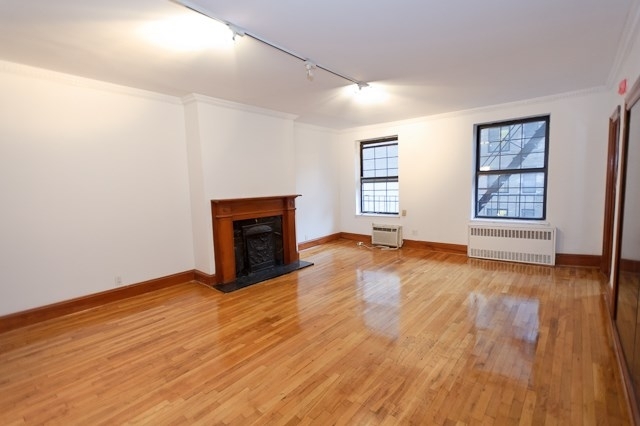 126 East 27th Street - Photo 3