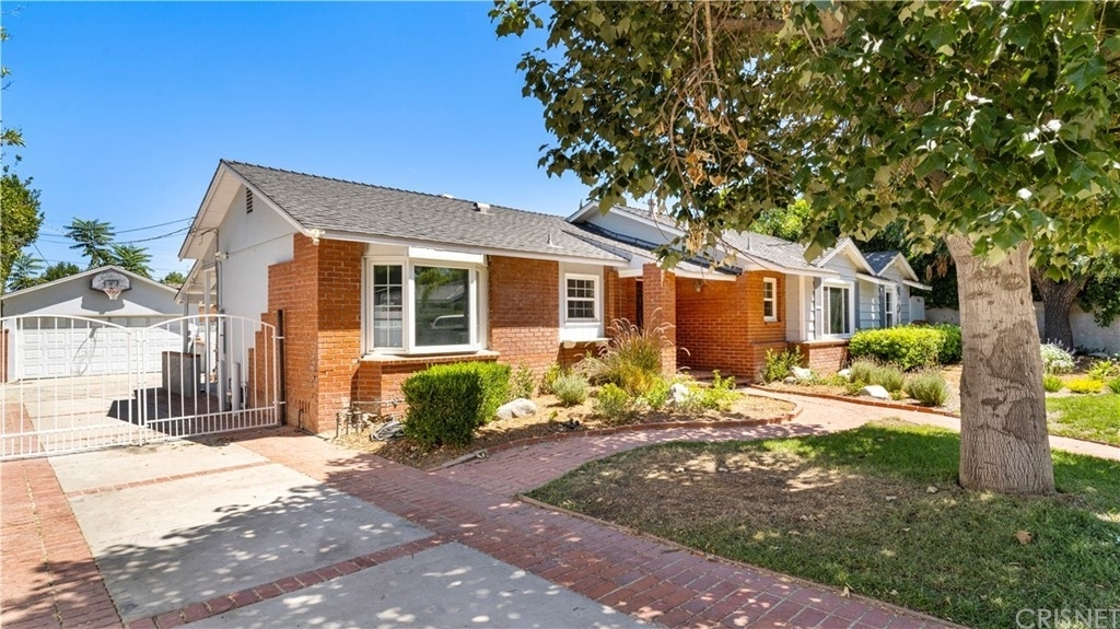 19020 Miranda Street - Photo 47