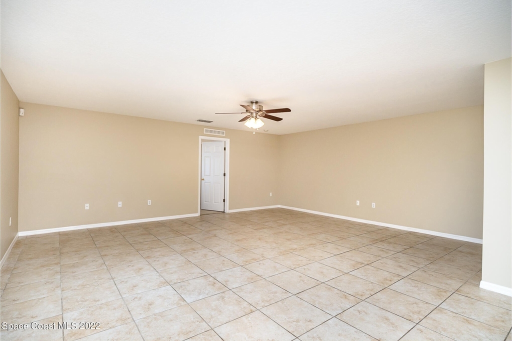 674 Americana Boulevard - Photo 13