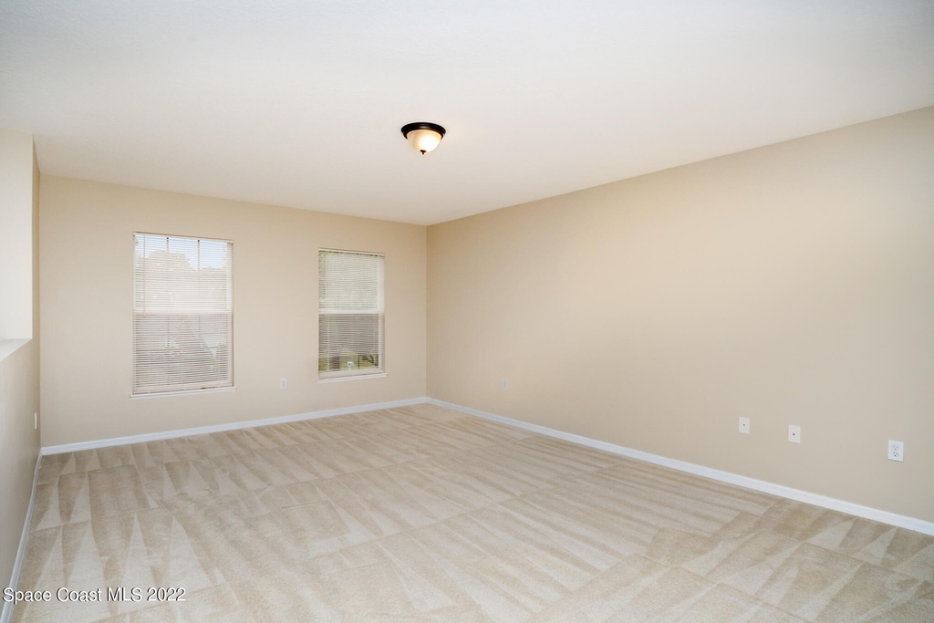 674 Americana Boulevard - Photo 21