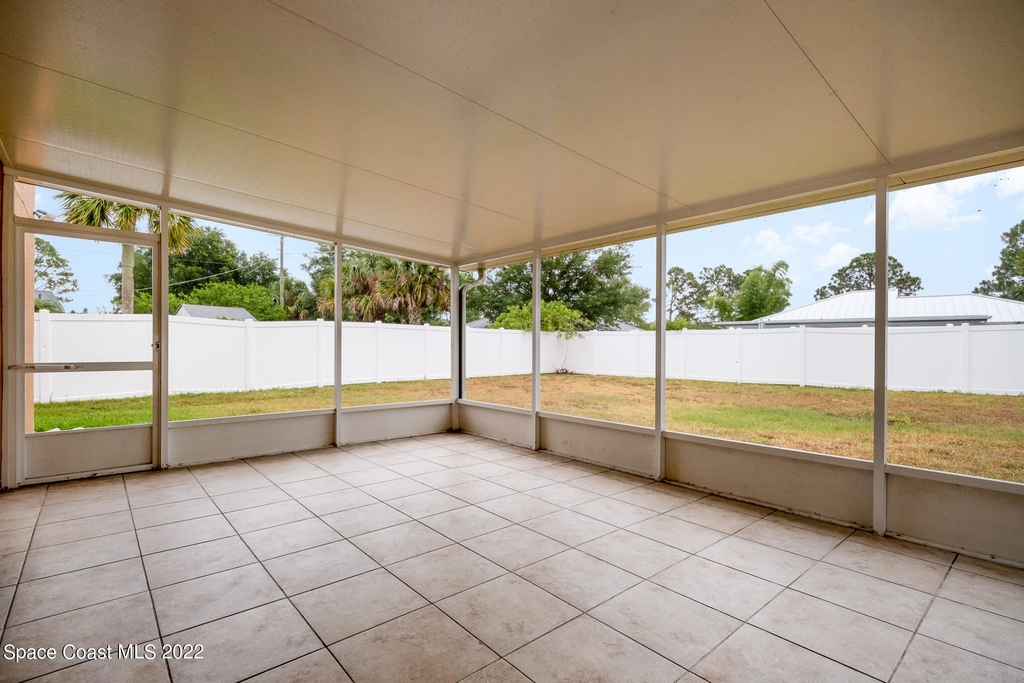 674 Americana Boulevard - Photo 35