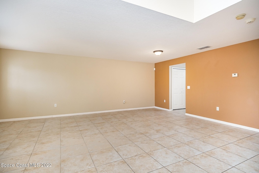 674 Americana Boulevard - Photo 1