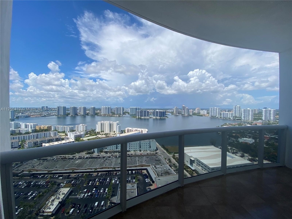 18201 Collins Ave - Photo 11