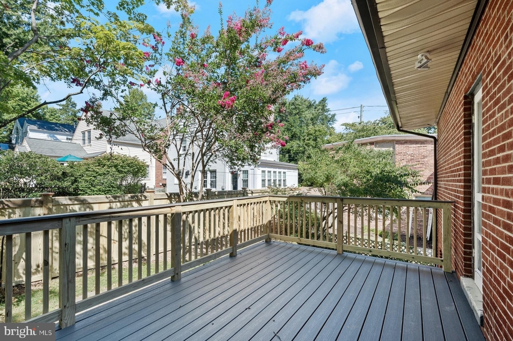 6020 28th Street Nw - Photo 4