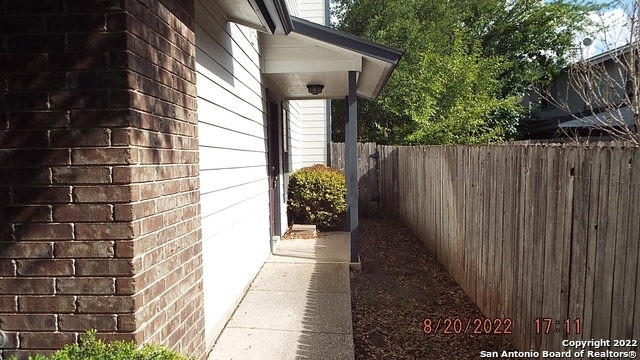 7806 Bantry Ct - Photo 1