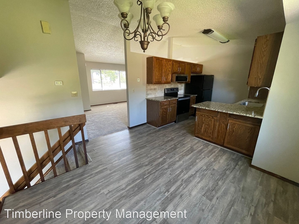 3130 Navigation Drive - Photo 3