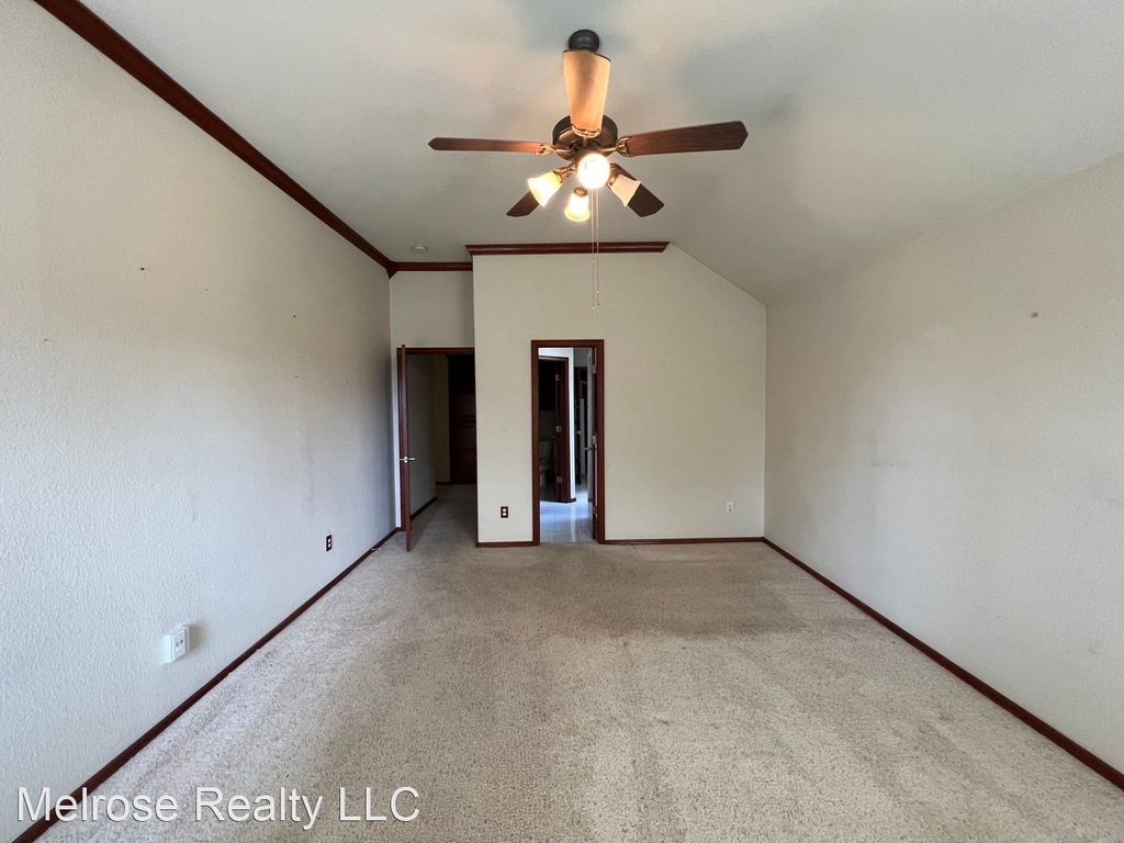 3800 E Ridge Pointe Circle - Photo 11