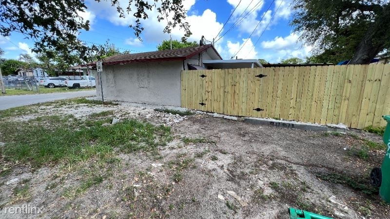 9411 Nw 30 Court - Photo 13